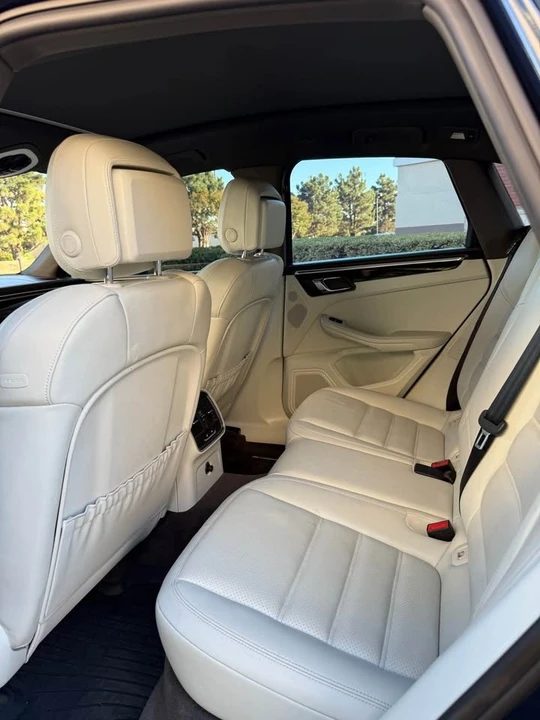 2015 Porsche Macan S - Image 12 of 17