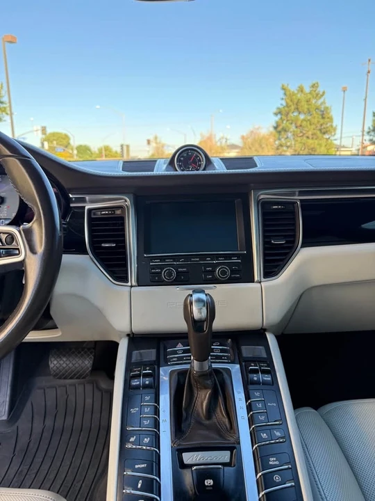 2015 Porsche Macan S - Image 16 of 17