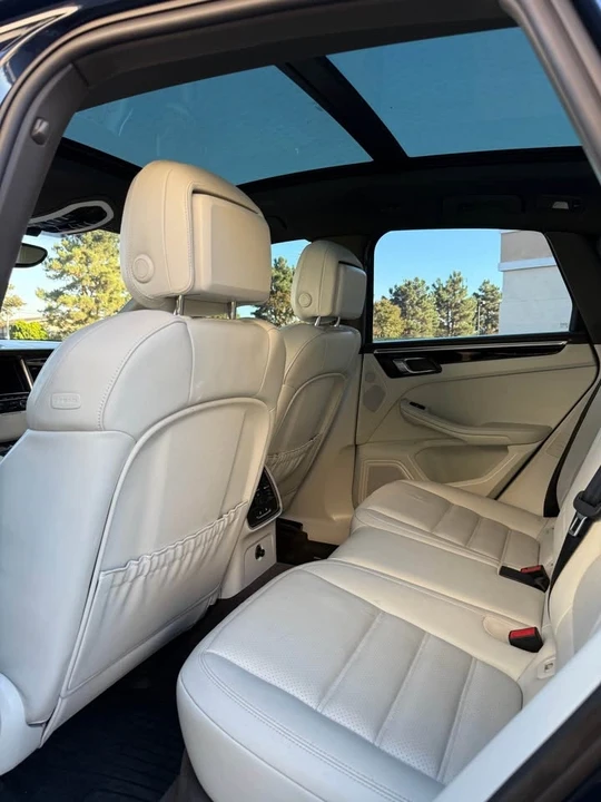 2015 Porsche Macan S - Image 14 of 17