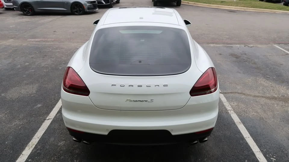 2015 Porsche 970 Panamera - Image 8 of 19