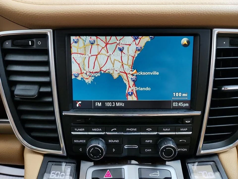 2015 Porsche 970 Panamera - Image 16 of 17
