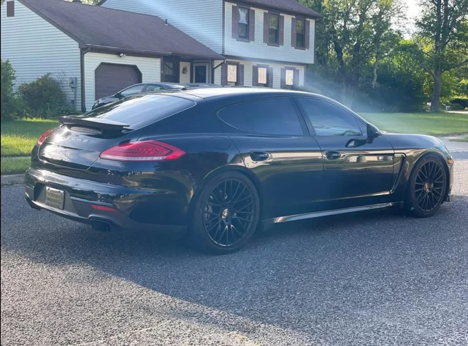 2015 Porsche 970 Panamera - Image 9 of 10