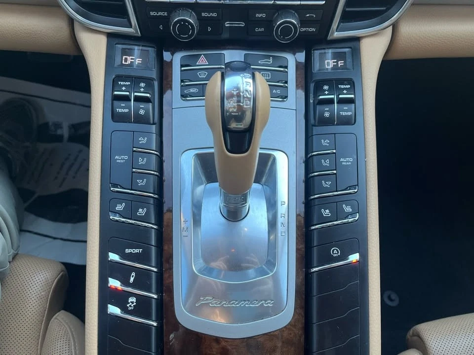 2015 Porsche 970 Panamera - Image 9 of 12