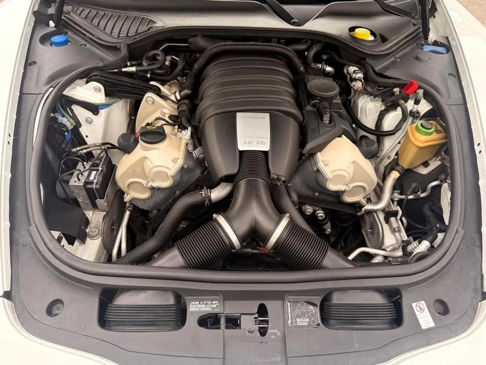 2015 Porsche 970 Panamera - Image 7 of 16