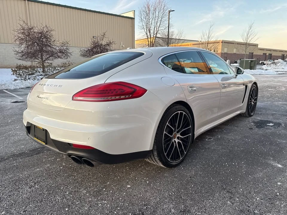 2015 Porsche 970 Panamera - Image 16 of 19