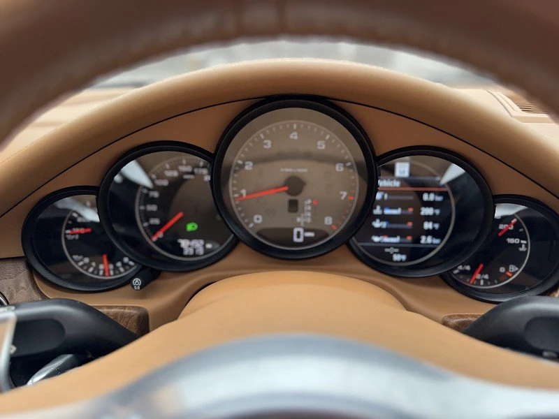 2015 Porsche 970 Panamera - Image 16 of 20