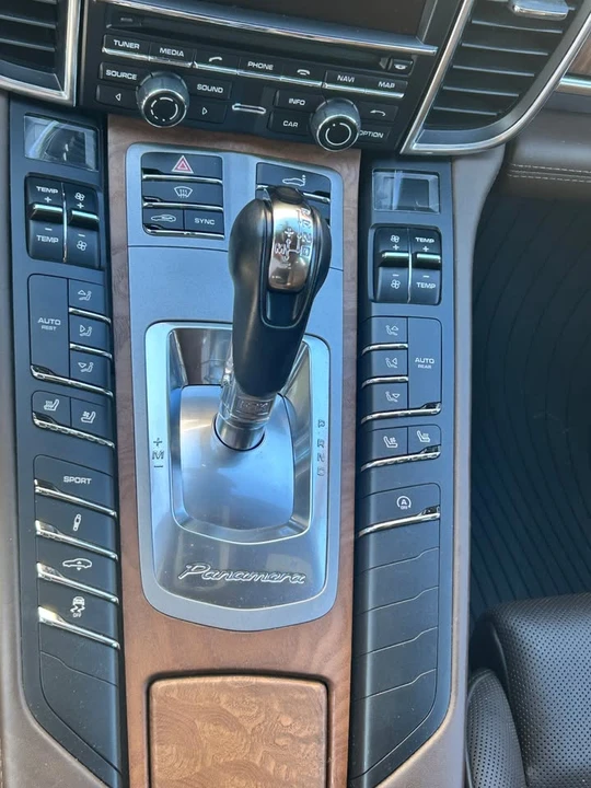 2015 Porsche 970 Panamera - Image 8 of 13