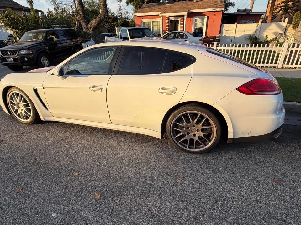 2015 Porsche 970 Panamera - Image 4 of 6