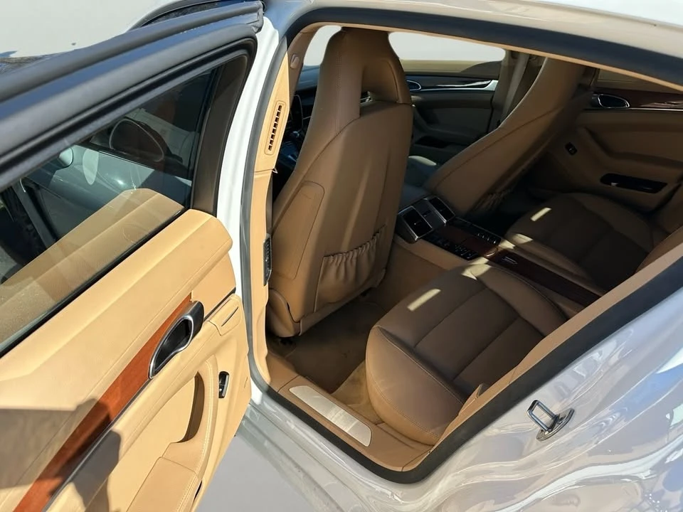 2015 Porsche 970 Panamera - Image 18 of 19