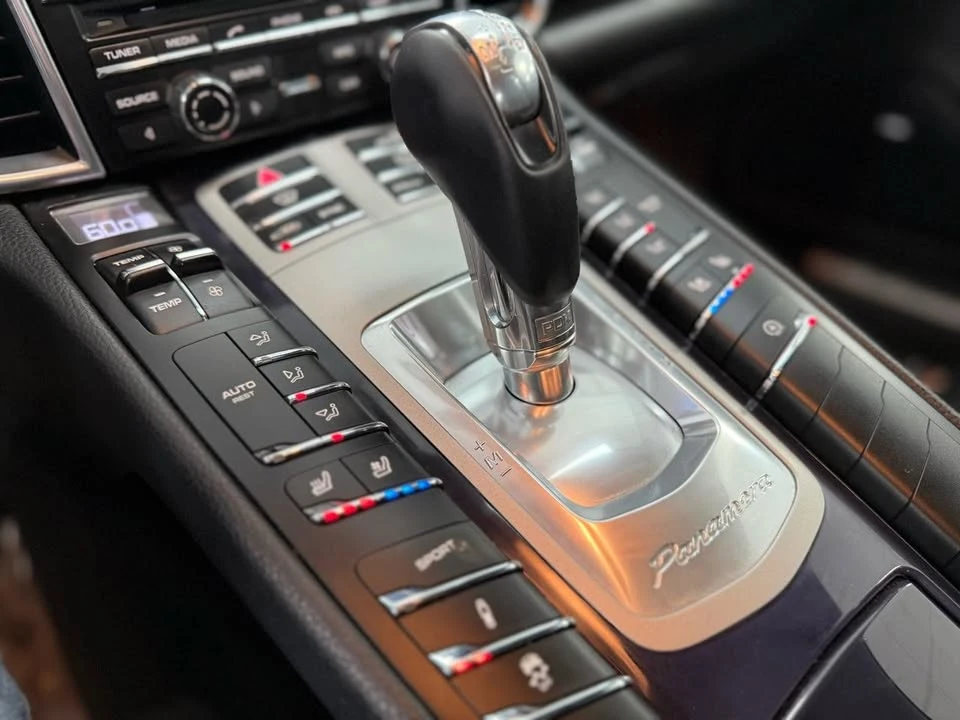 2015 Porsche 970 Panamera - Image 18 of 19