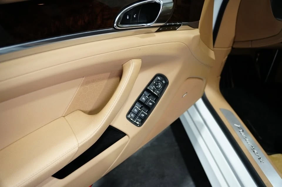 2015 Porsche 970 Panamera - Image 18 of 20