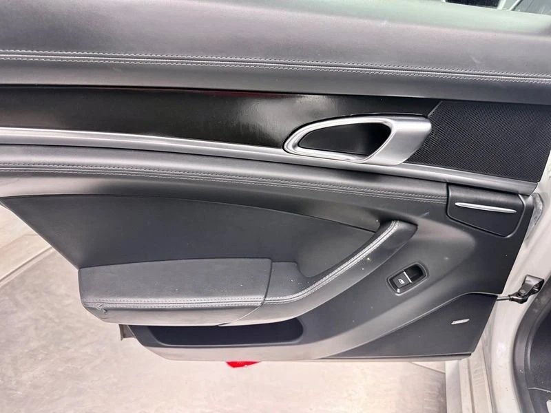 2015 Porsche 970 Panamera - Image 17 of 18