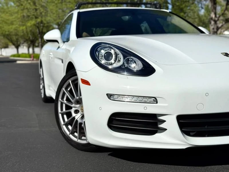 2015 Porsche 970 Panamera - Image 18 of 20