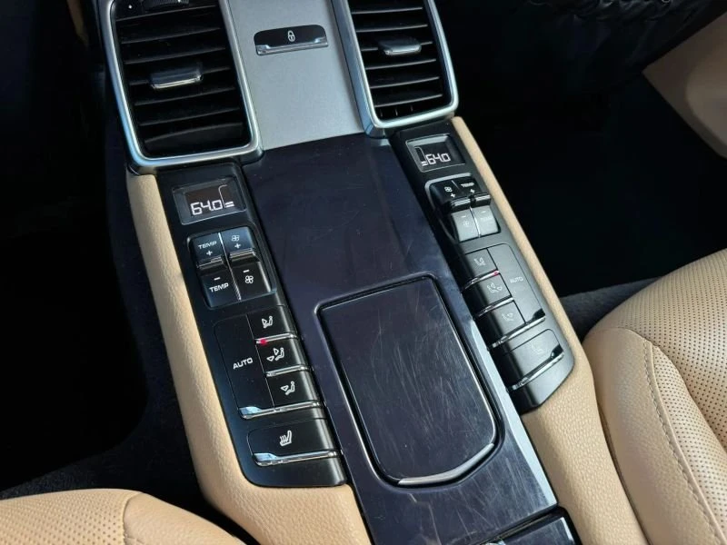 2015 Porsche 970 Panamera - Image 17 of 20