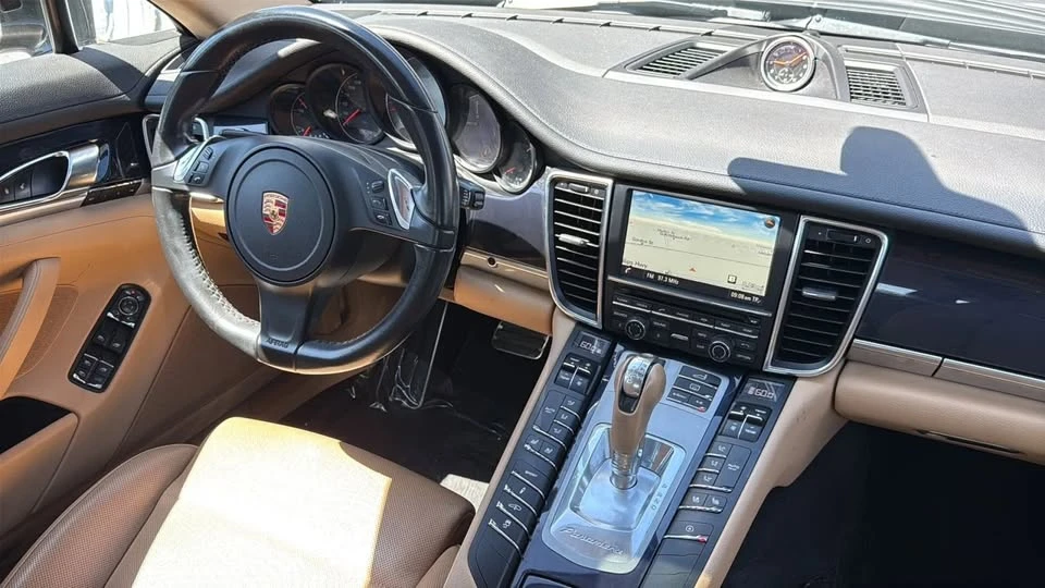 2015 Porsche 970 Panamera - Image 17 of 20