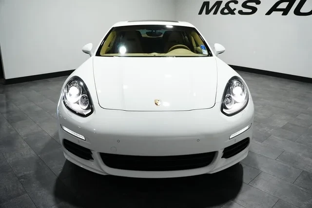 2015 Porsche 970 Panamera - Image 10 of 19