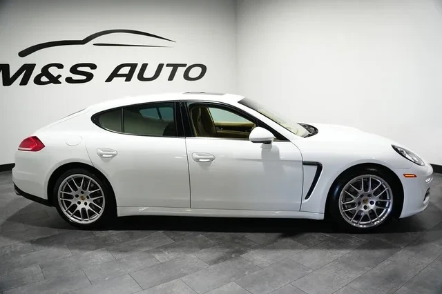 2015 Porsche 970 Panamera - Image 8 of 19
