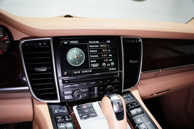 2015 Porsche 970 Panamera - Image 19 of 19