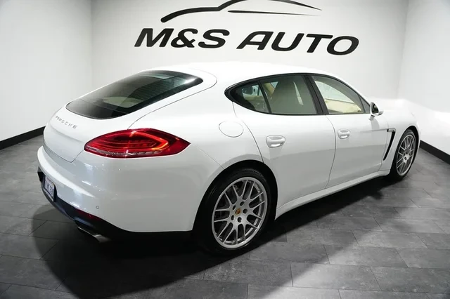 2015 Porsche 970 Panamera - Image 13 of 19