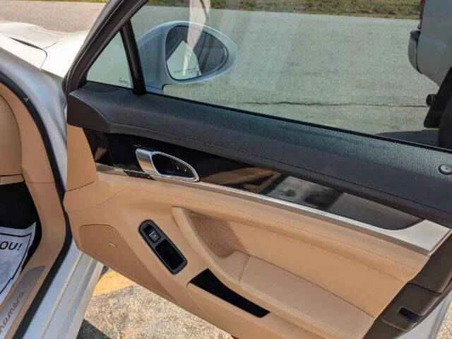 2015 Porsche 970 Panamera - Image 13 of 14