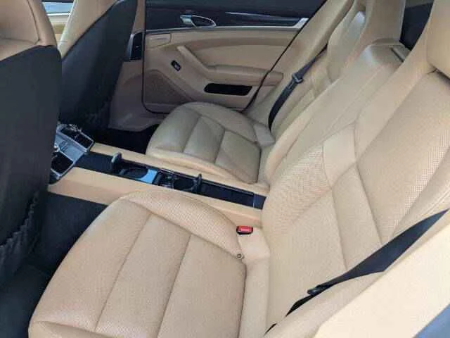 2015 Porsche 970 Panamera - Image 8 of 14