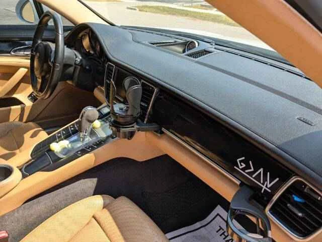 2015 Porsche 970 Panamera - Image 11 of 14