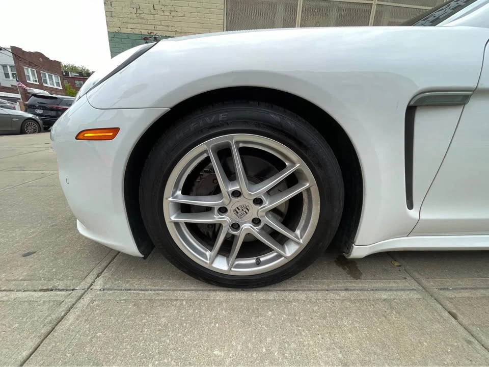 2015 Porsche 970 Panamera - Image 19 of 19