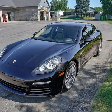 2015 Porsche Panamera 4