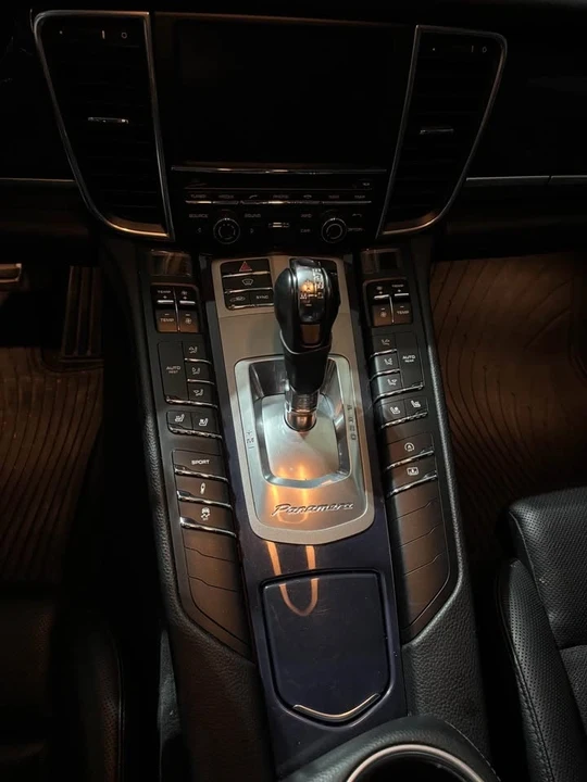 2015 Porsche 970 Panamera - Image 13 of 14
