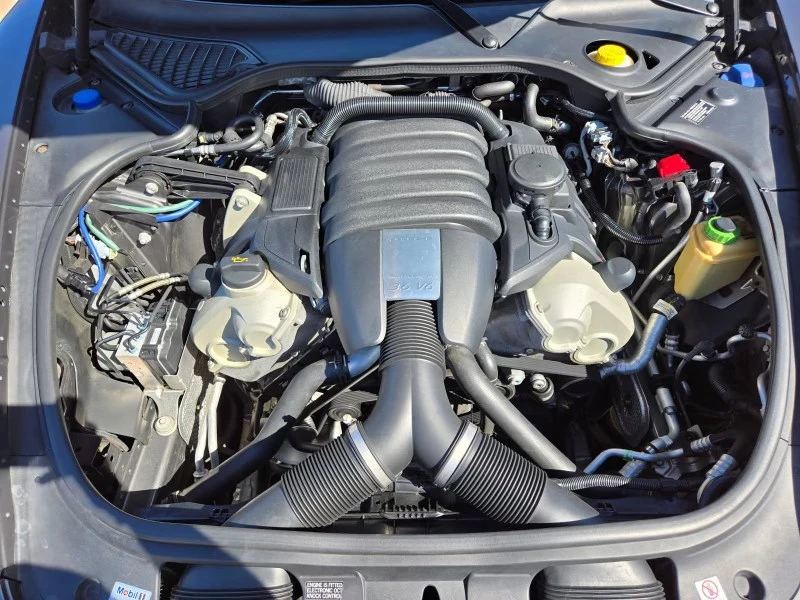 2015 Porsche 970 Panamera - Image 10 of 10