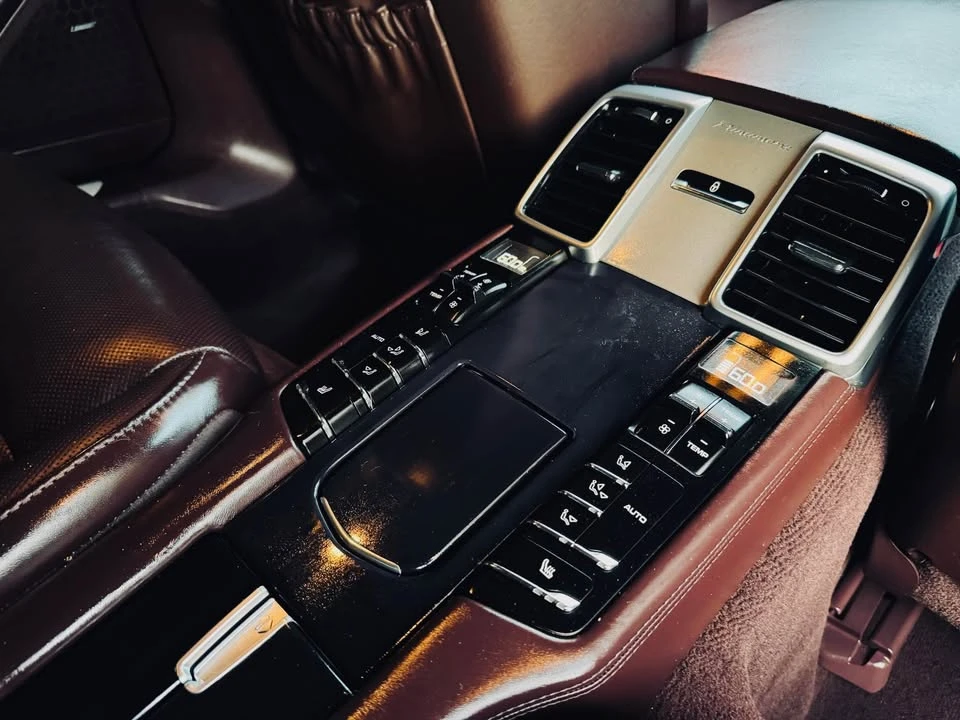 2015 Porsche 970 Panamera - Image 17 of 19