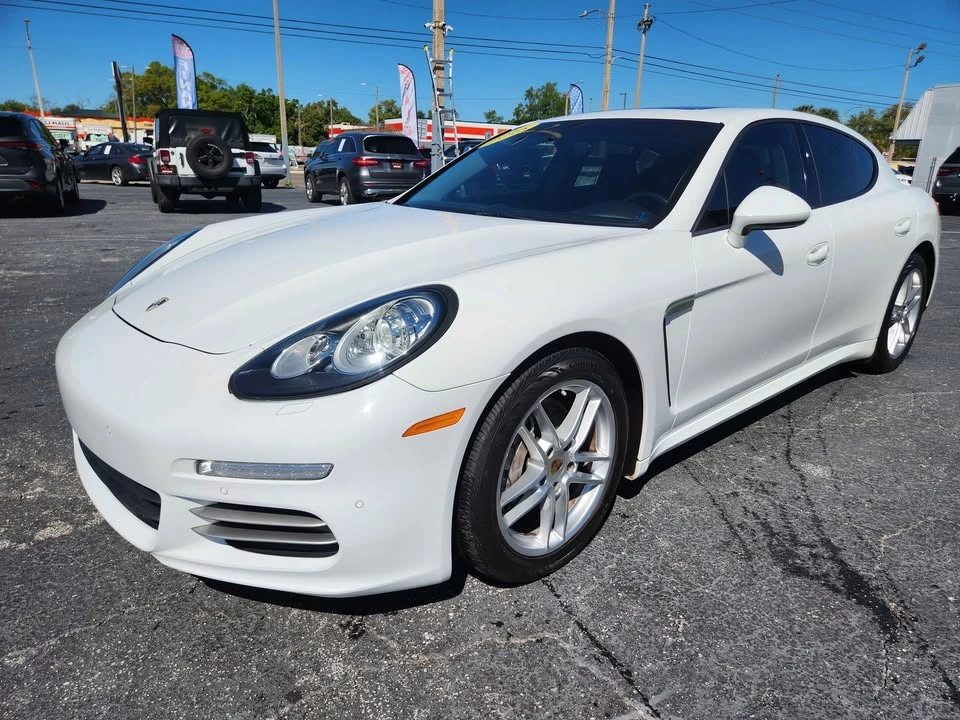 2015 Porsche 970 Panamera - Image 9 of 20