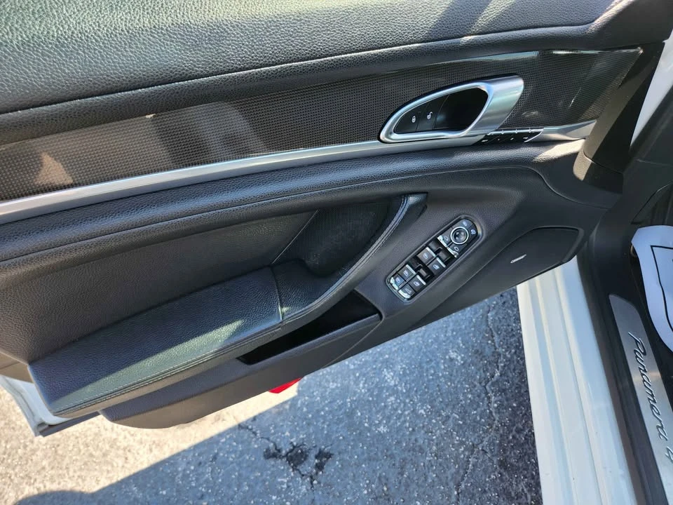 2015 Porsche 970 Panamera - Image 15 of 20