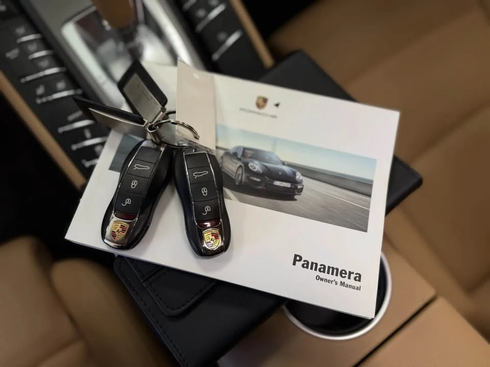 2015 Porsche 970 Panamera - Image 16 of 19