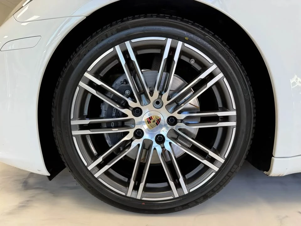 2015 Porsche 970 Panamera - Image 18 of 19