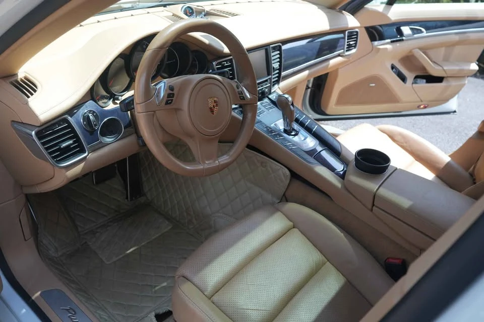 2015 Porsche 970 Panamera - Image 12 of 17