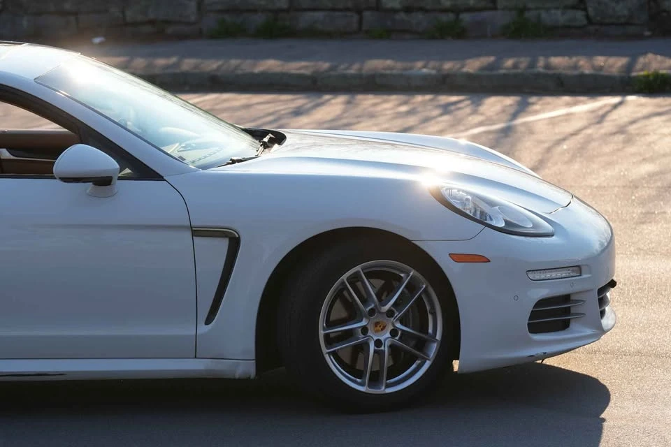 2015 Porsche 970 Panamera - Image 8 of 17