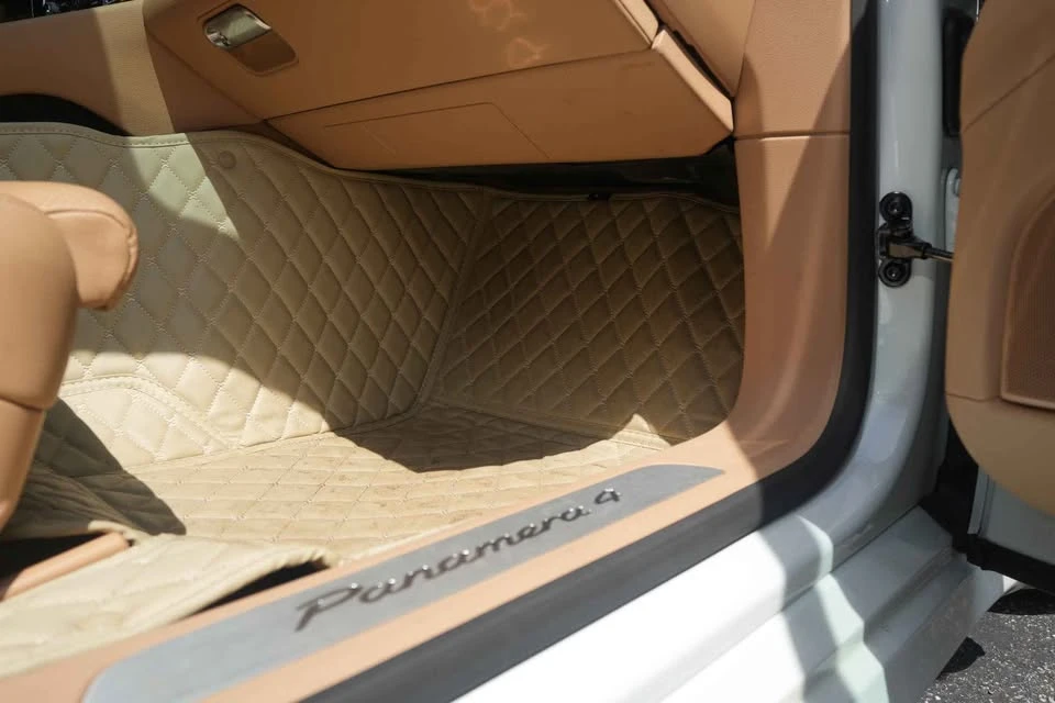 2015 Porsche 970 Panamera - Image 15 of 17