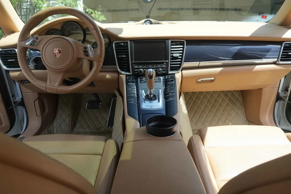 2015 Porsche 970 Panamera - Image 13 of 17