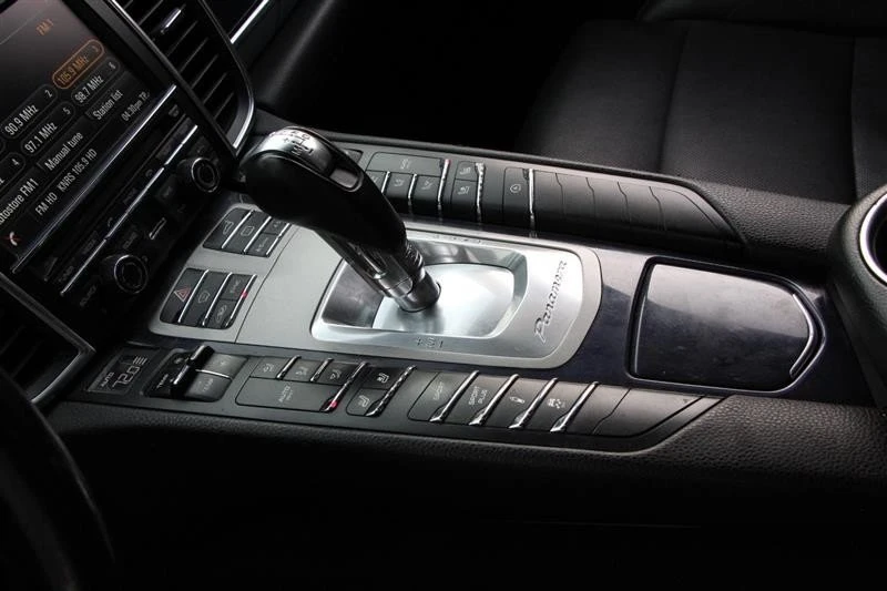 2015 Porsche 970 Panamera - Image 17 of 20