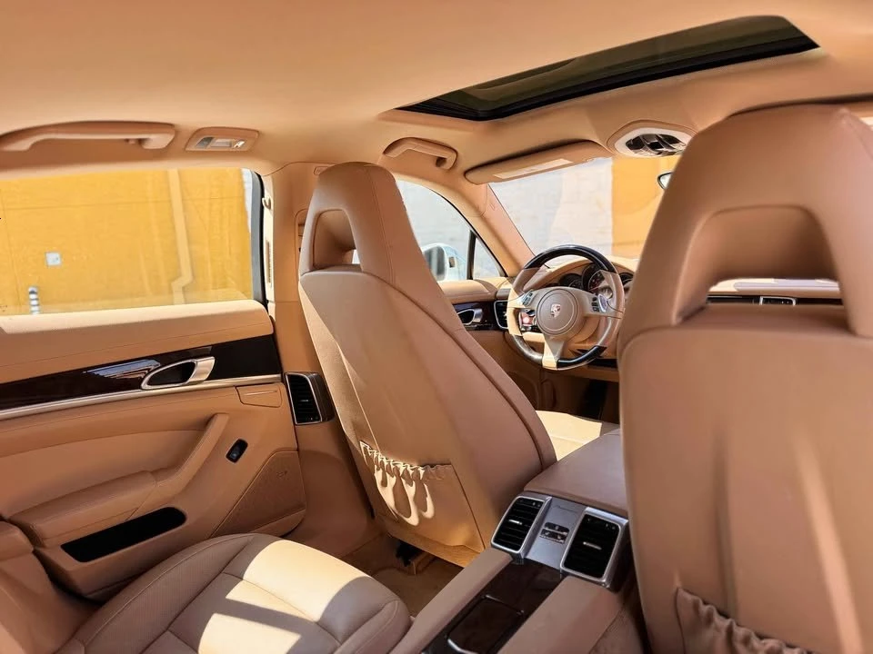 2015 Porsche 970 Panamera - Image 3 of 9