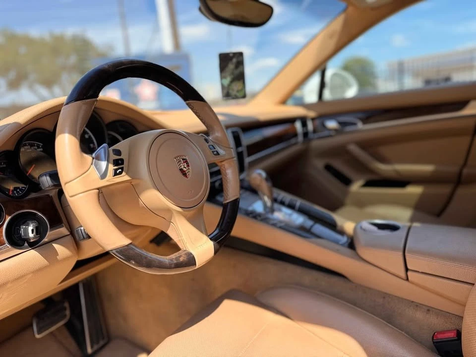 2015 Porsche 970 Panamera - Image 8 of 9