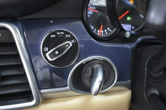 2015 Porsche 970 Panamera - Image 15 of 18