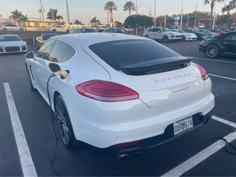 2015 Porsche 970 Panamera S - Image 3 of 4