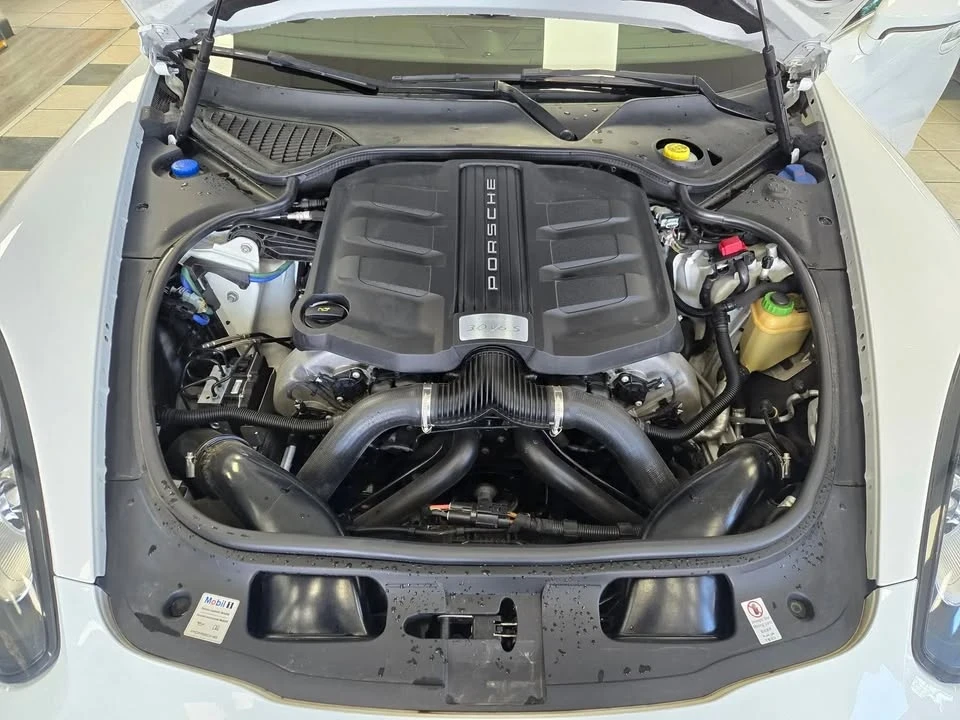 2015 Porsche 970 Panamera 4S - Image 9 of 20