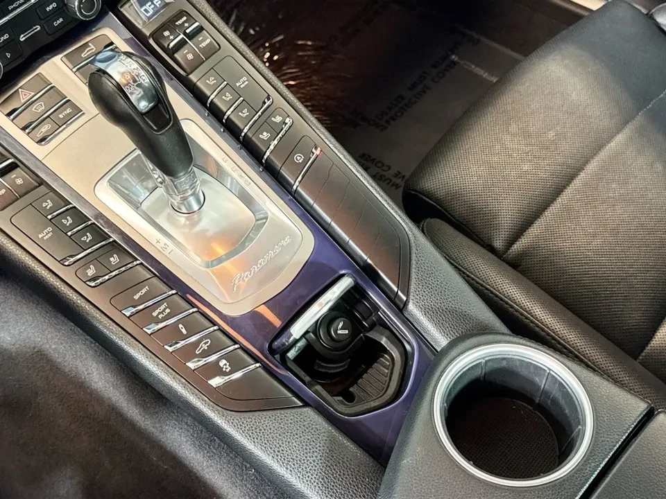 2015 Porsche 970 Panamera 4S - Image 6 of 8
