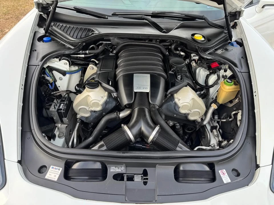 2015 Porsche 970 Panamera - Image 14 of 15