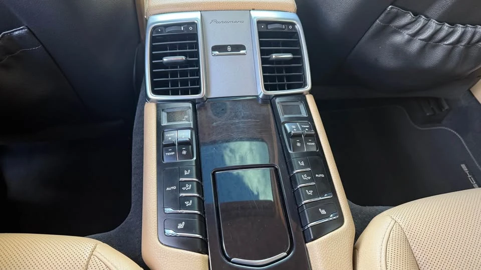 2015 Porsche 970 Panamera - Image 18 of 19