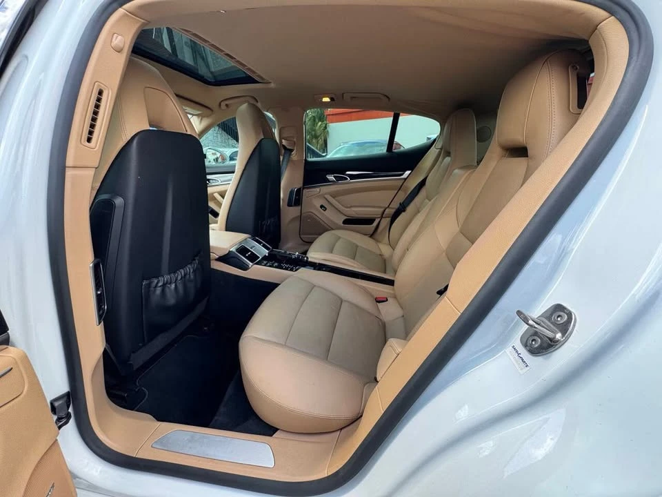 2015 Porsche 970 Panamera - Image 14 of 20