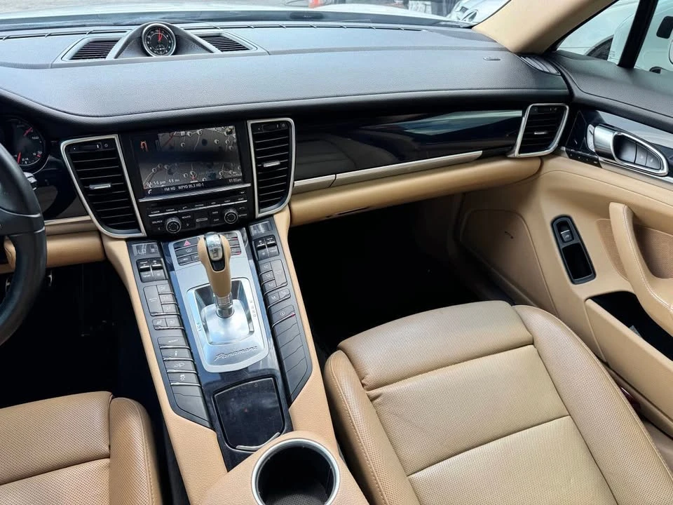 2015 Porsche 970 Panamera - Image 16 of 20